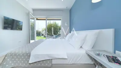 Vila 180 m², Kaštel Novi - bazen i privatnost - 8