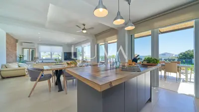Vila 180 m², Kaštel Novi - bazen i privatnost - 2