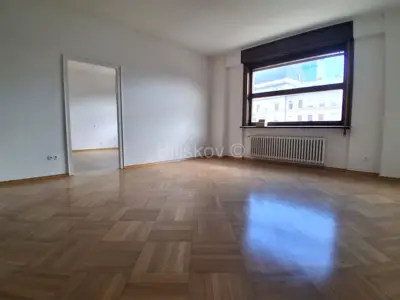 Cvjetni trg, commercial space 126 m², 3rd floor, lift - 10