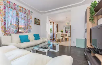 Labin, dvije kuće za odmor sa bazenima - 17