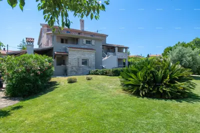Sale - luxury villa with a pool and additional building, on a spacious property, Ližnjan! - 4