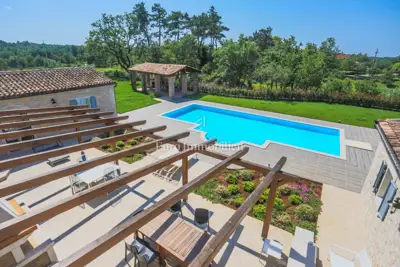 OKOLICA TINJANA! ! ! Velika samostojeća villa sa 4 spavaće sobe, idealna - 11
