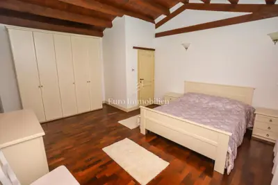 OKOLICA TINJANA! ! ! Velika samostojeća villa sa 4 spavaće sobe, idealna - 18