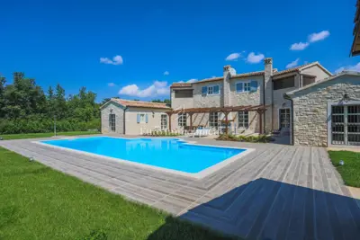 OKOLICA TINJANA! ! ! Velika samostojeća villa sa 4 spavaće sobe, idealna - 2