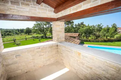 OKOLICA TINJANA! ! ! Velika samostojeća villa sa 4 spavaće sobe, idealna - 15