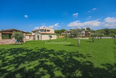 OKOLICA TINJANA! ! ! Velika samostojeća villa sa 4 spavaće sobe, idealna - 5