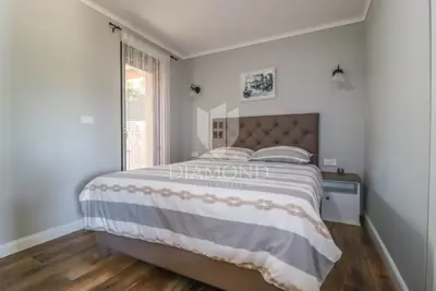 Rovinj, okolica, osunčana kuća sa velikom okućnicom - 10