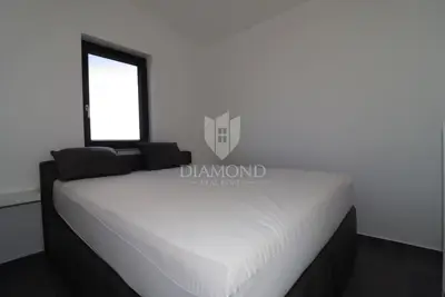 Haus in Poreč, Pool und privater Parkplatz - 9