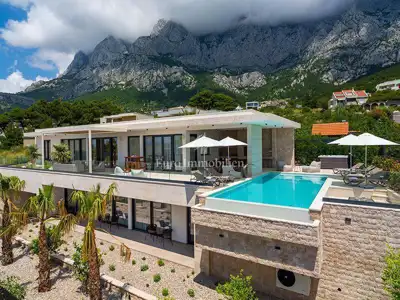 Villa 354 m², Veliko Brdo - pool and sea view
