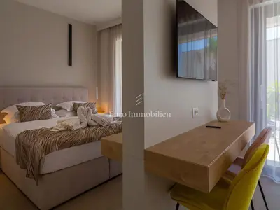 Villa 354 m², Veliko Brdo - pool and sea view - 13