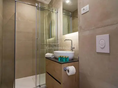 Villa 354 m², Veliko Brdo - pool and sea view - 14