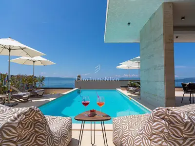 Villa 354 m², Veliko Brdo - pool and sea view - 2