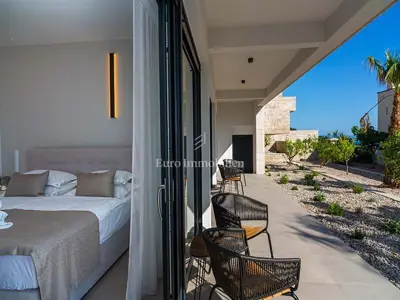 Villa 354 m², Veliko Brdo - pool and sea view - 22