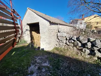 Krk - Haus zur Renovierung auf einem größeren Grundstück - 5