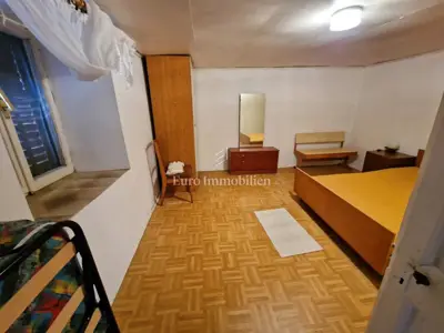 Krk - Haus zur Renovierung auf einem größeren Grundstück - 10