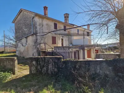 Krk - kuća za renovaciju na većoj parceli