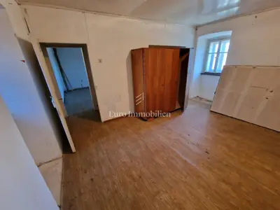 Krk - Haus zur Renovierung auf einem größeren Grundstück - 8