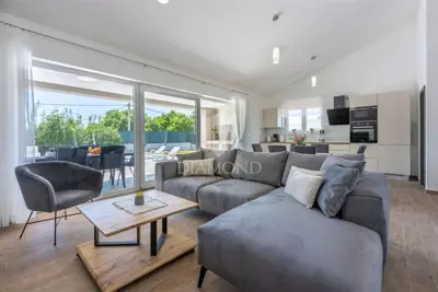 Kuća 1.039 m², Labin - bazen i natkrivena terasa - 4