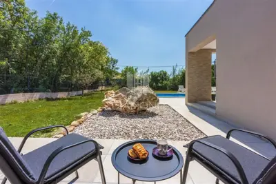 Kuća 1.039 m², Labin - bazen i natkrivena terasa - 18