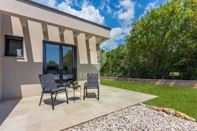 Kuća 1.039 m², Labin - bazen i natkrivena terasa - 3