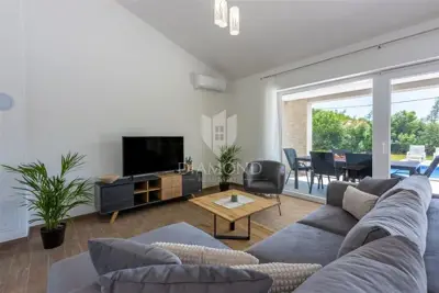 Kuća 1.039 m², Labin - bazen i natkrivena terasa - 6