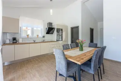 Kuća 1.039 m², Labin - bazen i natkrivena terasa - 5