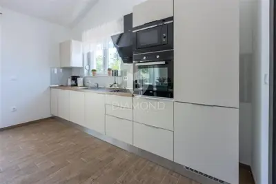 Kuća 1.039 m², Labin - bazen i natkrivena terasa - 8