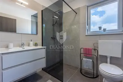 Kuća 1.039 m², Labin - bazen i natkrivena terasa - 13