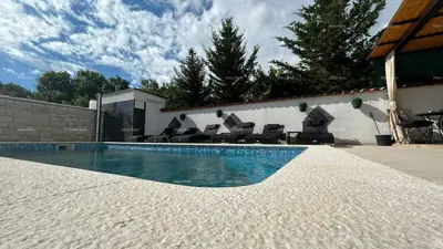 Haus mit Apartments und Pool, Pula Veli vrh, gepflegter Gartenbereich - 9