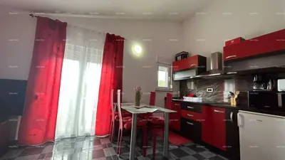 Haus mit Apartments und Pool, Pula Veli vrh, gepflegter Gartenbereich - 21