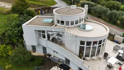 Haus zum Kauf in Momjan, 317,9 m² - 3