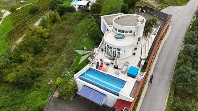 Haus zum Kauf in Momjan, 317,9 m² - 4