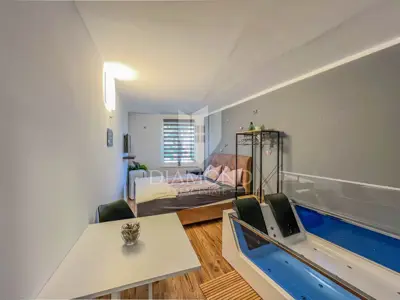 Haus 240 m², Umag - Zentrum, Investition für Tourismus - 11