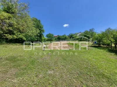 Land 1,606 m², Sesvete - open view and greenery - 2