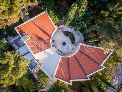 Vila 576 m², Povlja na Braču, 30 m od mora - 2