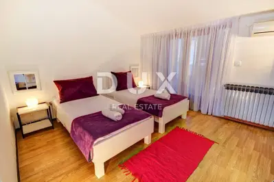 Hotel 975 m², Pula Centar - 19 rooms and view of the old town center - 9