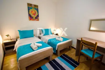 Hotel 975 m², Pula Centar - 19 rooms and view of the old town center - 7
