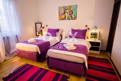 Hotel 975 m², Pula Centar - 19 rooms and view of the old town center - 6