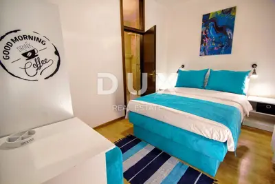 Hotel 975 m², Pula Centar - 19 rooms and view of the old town center - 5