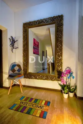 Hotel 975 m², Pula Centar - 19 rooms and view of the old town center - 10