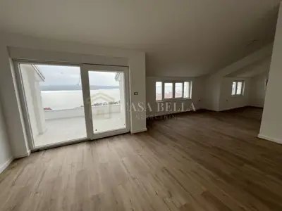 Wohnung zum Kauf in Crikvenica, 110 m²