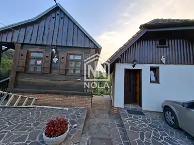 Ivanec, Kaniža - two holiday homes by a private lake