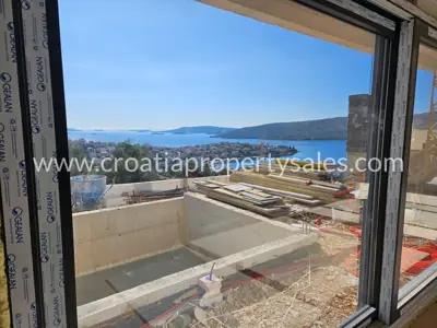 Villa 169 m², Trogir - sea view and proximity to the center - 1