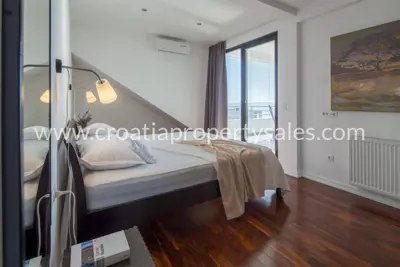 Vila u Makarskoj, mirna lokacija i panoramski pogled na more - 12
