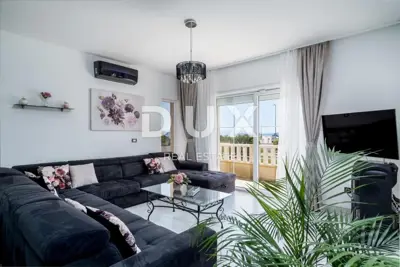 SPLIT, KAŠTEL - Wunderschöne Villa mit Pool und Meerblick - 8