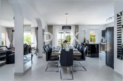 SPLIT, KAŠTEL - Wunderschöne Villa mit Pool und Meerblick - 11