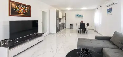 Stan 69 m², Umag - privatni bazen i veliko dvorište - 2