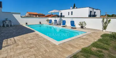 Stan 69 m², Umag - privatni bazen i veliko dvorište - 12