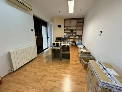 House 352 m², Zamet - three floors and separate entrances - 18