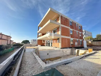Apartment with pool, Novigrad, ground floor and yard 36 m²